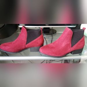 Wild Diva Lounge Maroon Pull On Elastic Low Block Heel Booties